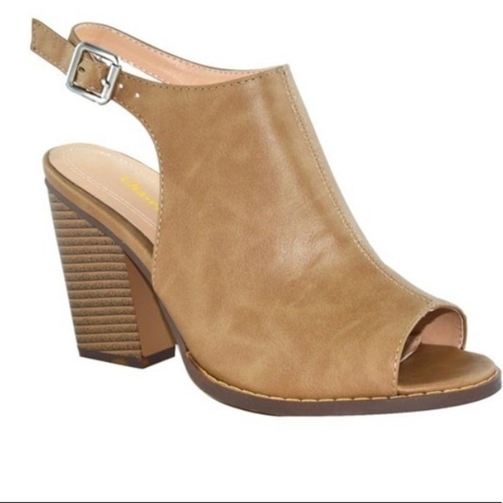 NIB-Chase & Chloe Taupe Peep-Toe Sandal